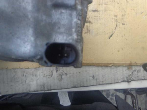 COMPRESSEUR DE CLIMATISATION VAG - Vue 3